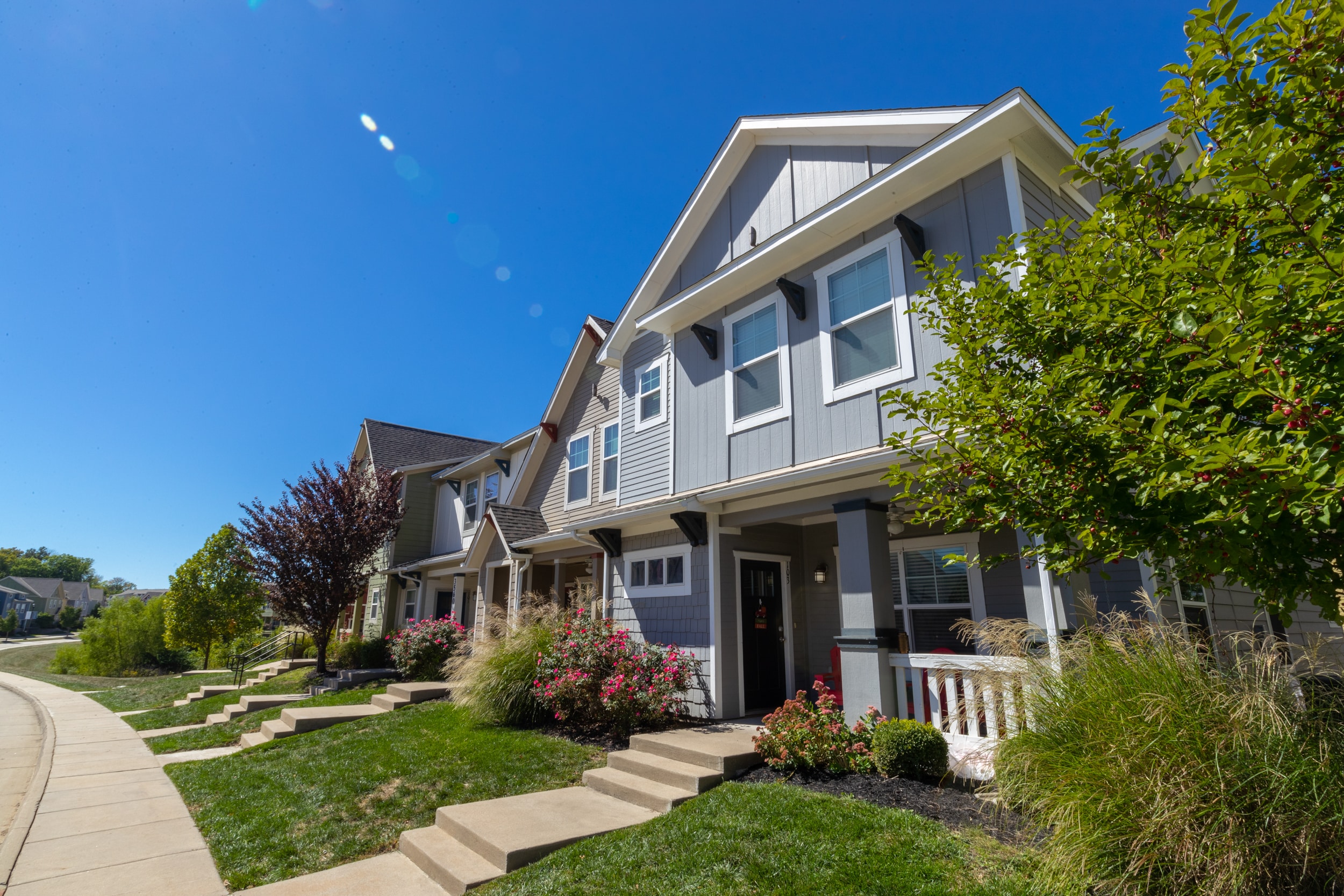 the-collective-at-columbia-apartments-near-the-university-of-missouri-front-outdoor-exterior